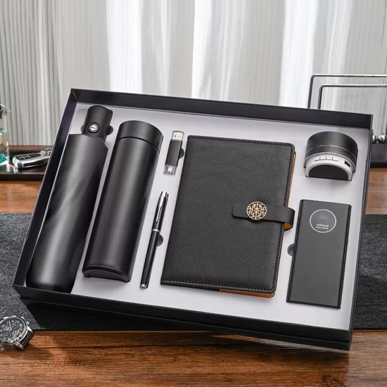 Gift hamper custom corporate souvenir options